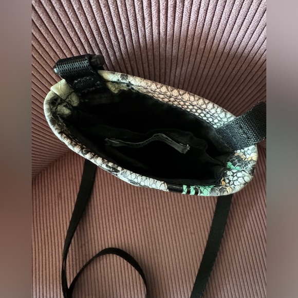 Adidas unisex snake print minimalist crossbody bag - Picture 4 of 4